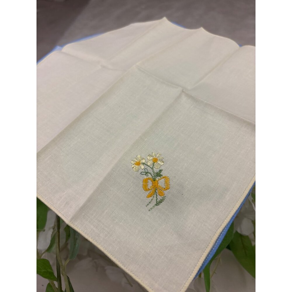 Vintage Embroidered Hankies Lot of 9 Floral Pastel Hankies Cottagecore Bridal - Picture 8 of 14